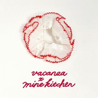 【vacanza】mine kitchen 聯名｜珍珠花邊 大腸圈 (髮飾 髮束 生日禮物)，圖片來源：momo 商品頁 / 假期國際有限公司