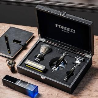 【FREED】一週年限量紀念款 五刀式刮鬍刀豪華禮盒四件組 -哈德斯 (免費客製化刻字服務),圖片來源:momo 商品頁 / 永利國際有限公司