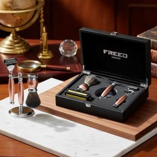 【FREED】免費客製化刻字 兩週年特仕款 五刀式刮鬍刀豪華禮盒四件組 - 玫瑰金(獨家紳士客製禮盒) 生日禮物 男友禮物 父親節禮物，圖片來源：momo 商品頁 / 永利國際有限公司